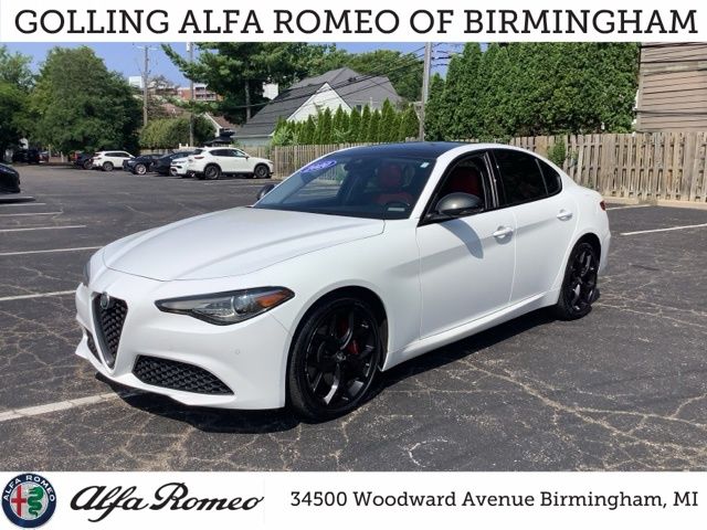 Alfa White 2020 Alfa Romeo Giulia Sedan All-Wheel Drive 8-Speed Automatic