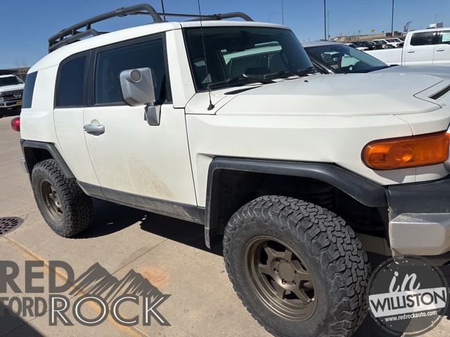Iceberg 2011 Toyota FJ Cruiser 4WD SUV / Crossover Four-Wheel Drive 6-Speed Manual