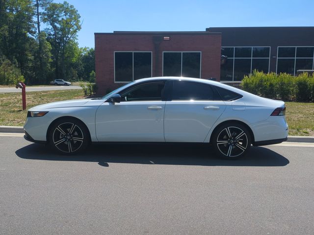 Used 2026 White Honda SE image 10