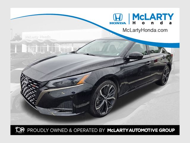 Super Black 2025 Nissan Altima Sedan Front-Wheel Drive Continuously Variable Transmission