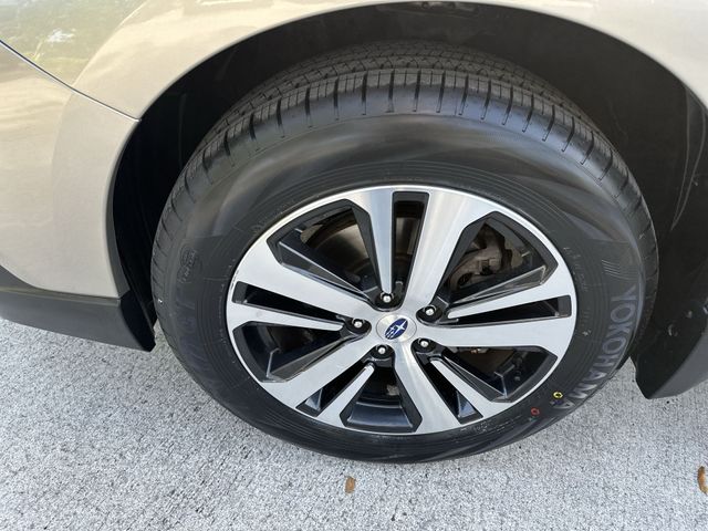 2019 Subaru Outback - $17,777