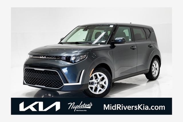 Gray 2025 Kia Soul SUV / Crossover Front-Wheel Drive Continuously Variable Transmission