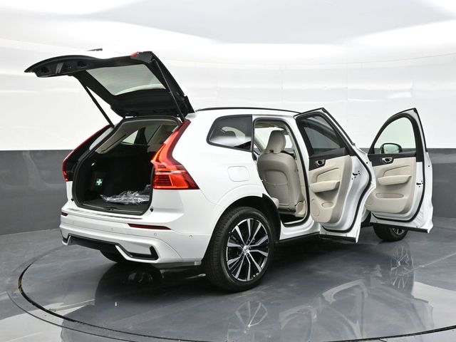 2025 Volvo XC60  photo