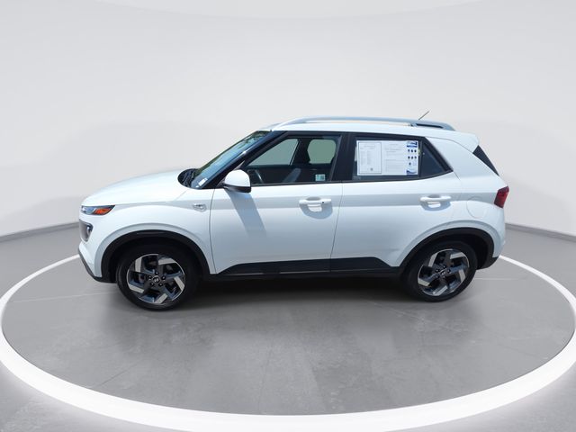 Used 2025 White Hyundai SEL image 4