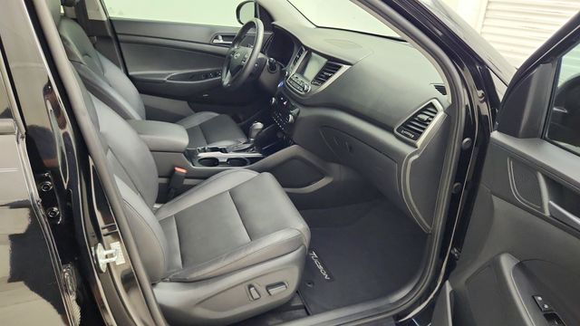 2017 Hyundai Tucson SE Plus Black at Martin Chrysler Dodge Jeep Ram