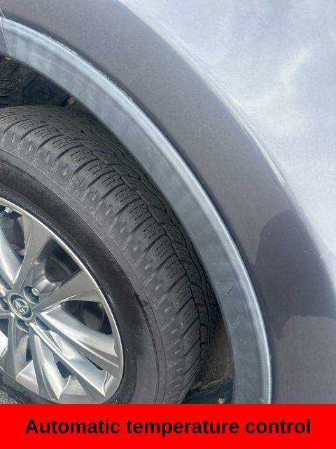 2018 Toyota RAV4 Hybrid Limited photo