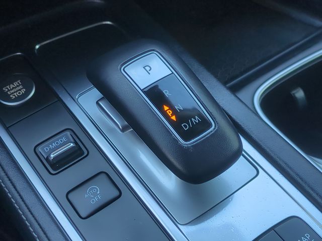 Used 2023 White INFINITI LUXE image 38