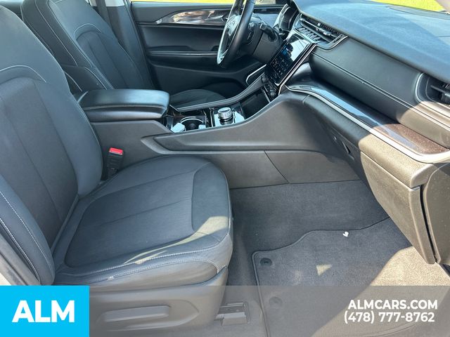 Used 2021 Silver Jeep Laredo image 15