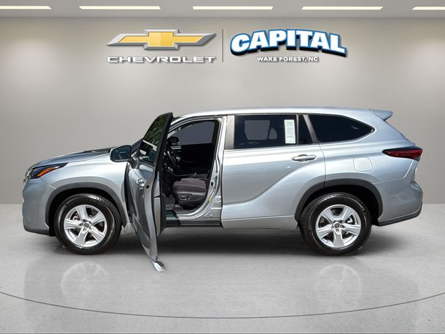 Used 2023 Silver Toyota LE image 9