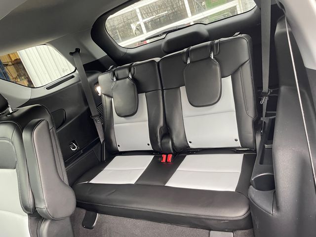 2023 Ford Explorer XLT - Agate Black Metallic exterior view 13