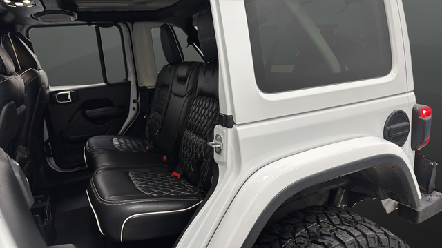 Used 2021 Bright White Clearcoat Jeep Unlimited Rubicon image 22