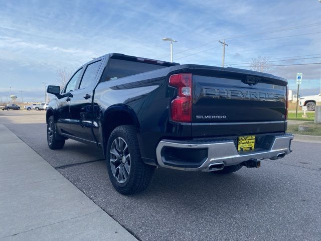2022 Chevrolet Silverado 1500 LT - Black exterior view 7