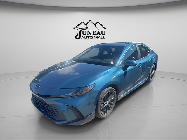 2025 Toyota Camry SE AWD Hybrid's photo