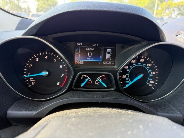 2015 Oxford White Ford Escape SE FWD SUV