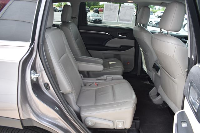 Used 2016 Toyota Highlander SUV