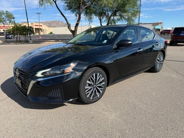 Super Black Clearcoat 2024 Nissan Altima Sedan Front-Wheel Drive Continuously Variable Transmission
