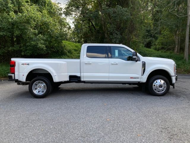 2025 Ford F-450 LARIAT