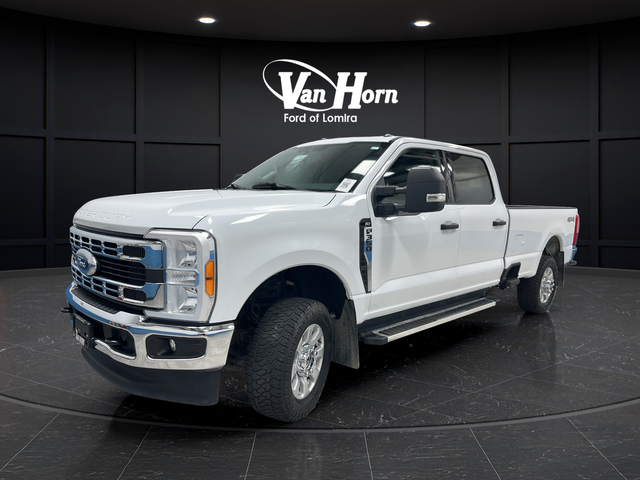 Used 2023 Oxford White Ford XLT image 3