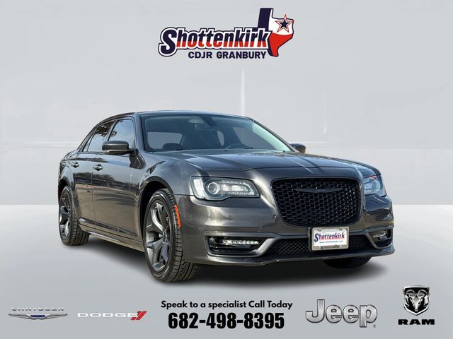 2023 Chrysler 300 Touring L