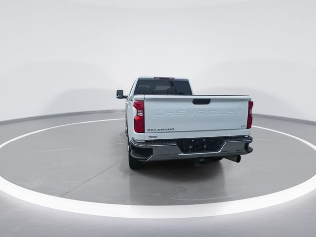 Used 2025 White Chevrolet LT image 7