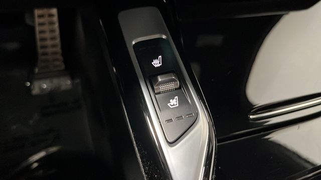 Used 2025 White Kia SX Prestige image 31