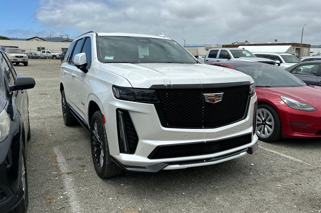 Used 2024 White Cadillac V-Series image 2