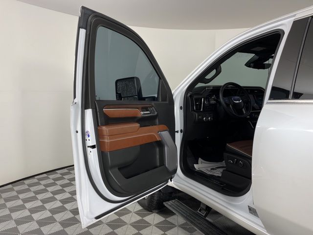 2024 White Frost Tricoat GMC Sierra 2500HD Denali Ultimate 4X4 Truck