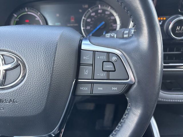 used 2021 Toyota Highlander Hybrid car, priced at $29,699