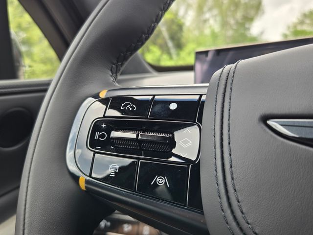 2027 Genesis GV80