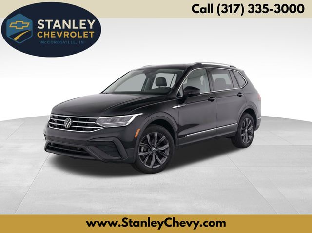 Black 2022 Volkswagen Tiguan SUV / Crossover Front-Wheel Drive 8-Speed Automatic