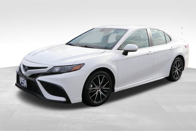 2023 Toyota Camry SE 24