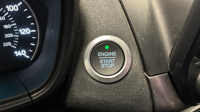 Used 2020 Shadow Black Ford SE image 22