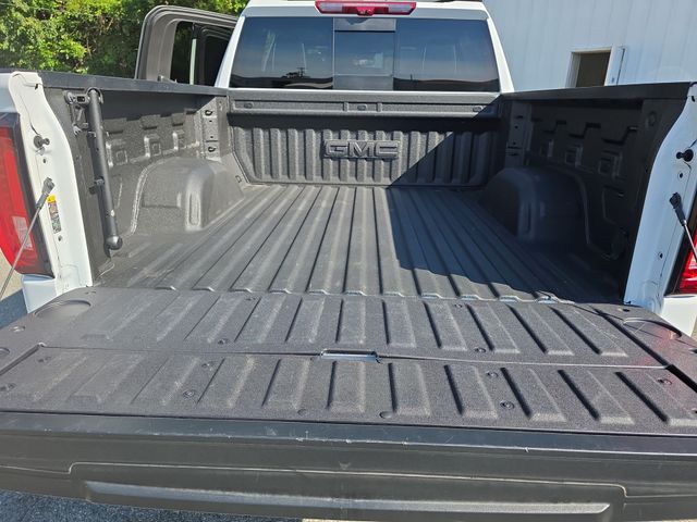 Used 2025 White GMC AT4X image 13