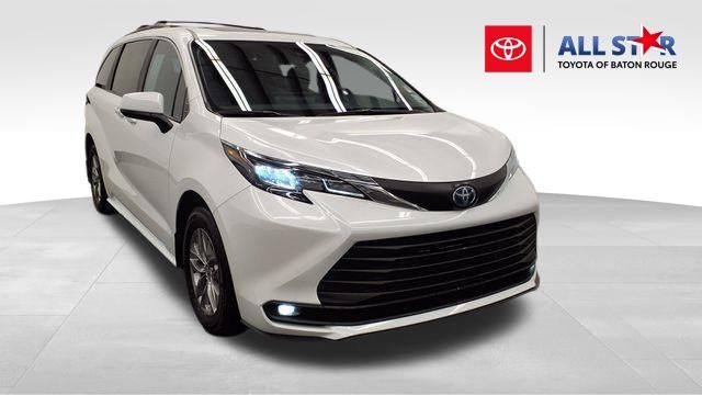 2025 Toyota Sienna XLE 7-Passenger FWD