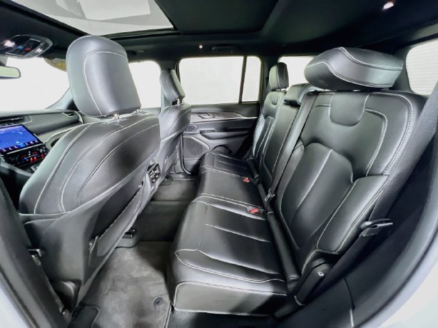 Used 2024 White Jeep 4xe image 24