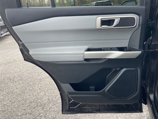 2023 Ford Explorer XLT - Agate Black Metallic exterior view 11