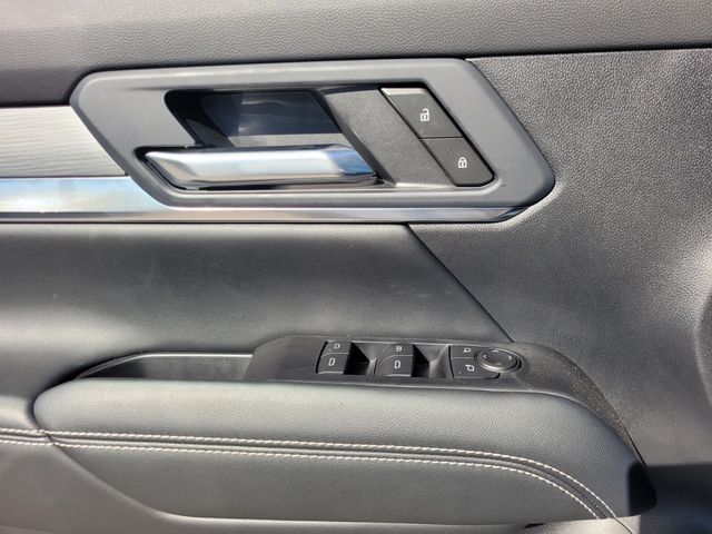 New 2026 White GMC Elevation image 20