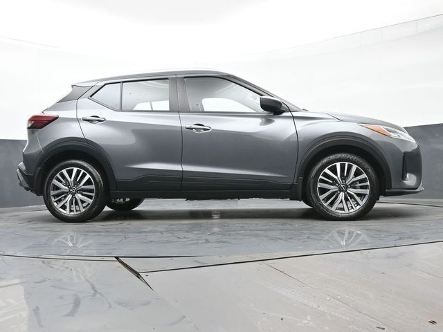 2022 Nissan Kicks SV 32