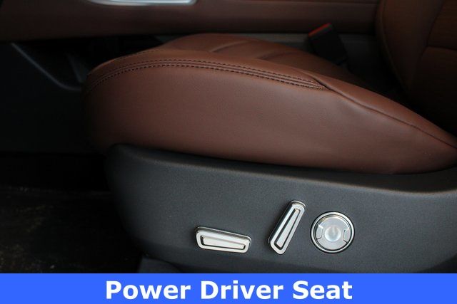 New 2026 White Lincoln Reserve image 3