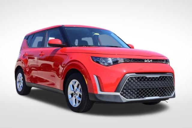 Inferno Red 2023 Kia Soul SUV / Crossover Front-Wheel Drive Continuously Variable Transmission