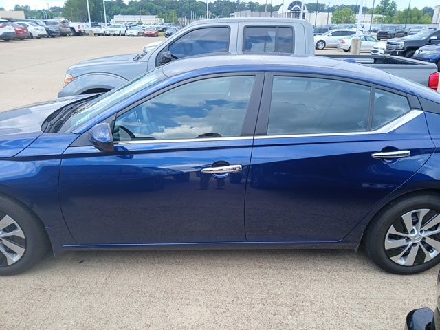 Deep Blue Pearl 2020 Nissan Altima 2.5 S FWD Sedan Front-Wheel Drive Continuously Variable Transmission