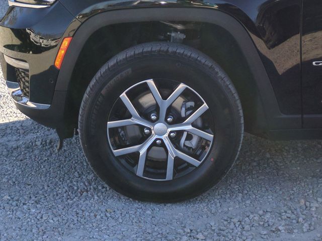 New 2025 Diamond Black Crystal Pearl-Coat Exterior Paint Jeep Limited image 10