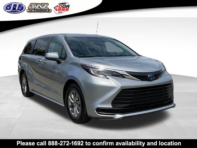 Celestial Silver Metallic 2022 Toyota Sienna LE 8-Passenger FWD Minivan Front-Wheel Drive Continuously Variable Transmission