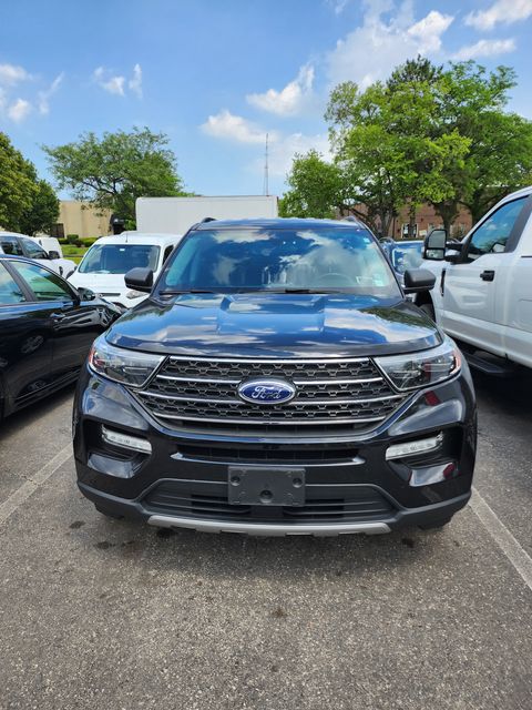 Used 2023 Black Ford XLT image 4