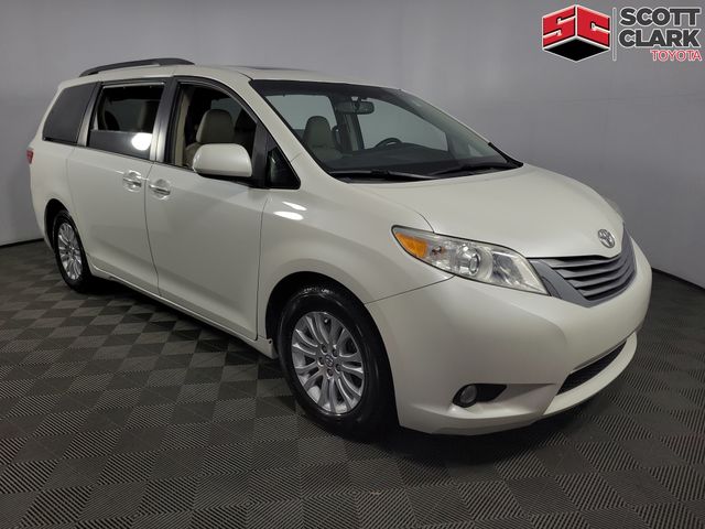2017 Toyota Sienna XLE