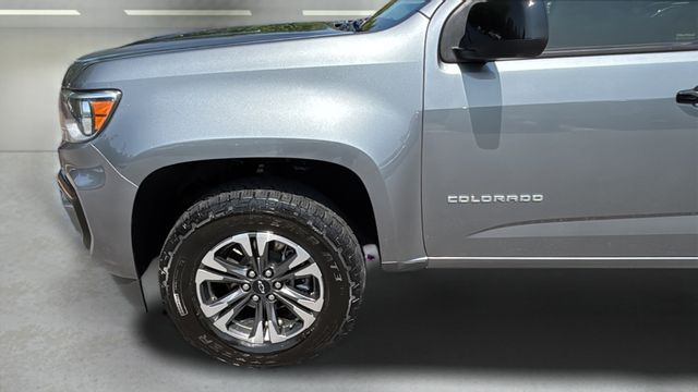 Used 2022 Gray Chevrolet Z71 image 33
