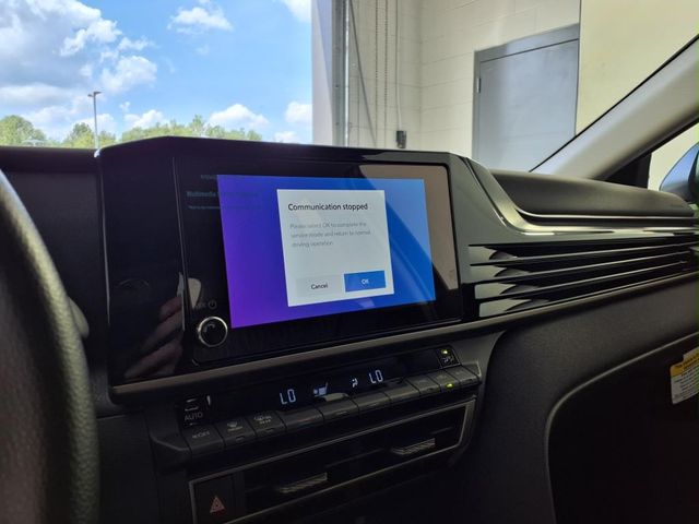2025 Toyota Camry LE photo
