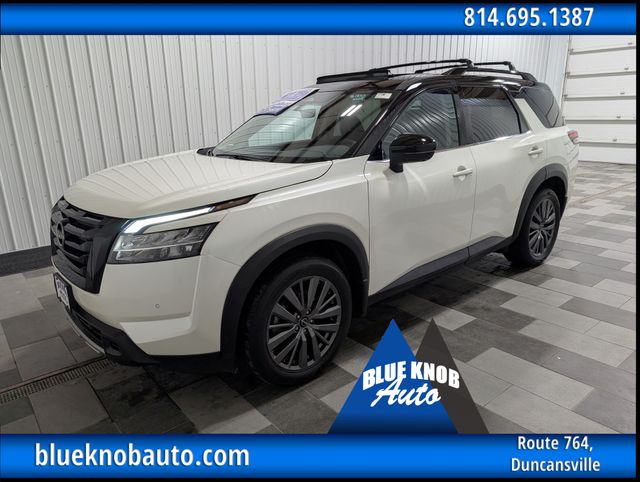 Pearl White Tricoat/Super Black 2024 Nissan Pathfinder SUV / Crossover All-Wheel Drive 9-Speed Automatic