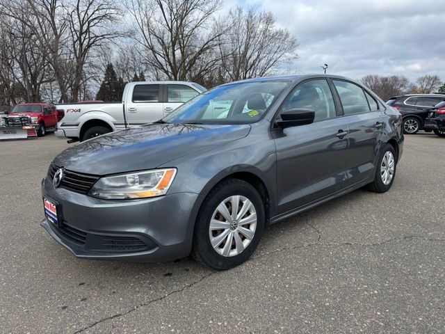 Platinum Gray Metallic 2014 Volkswagen Jetta S Sedan Front-Wheel Drive 6-Speed Automatic