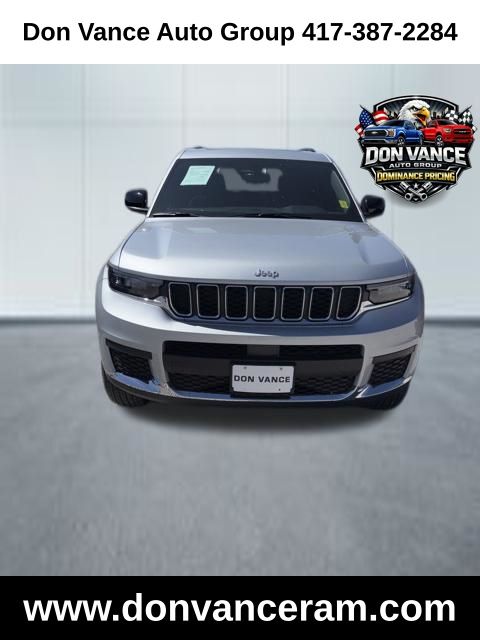 View vehicle photo 2